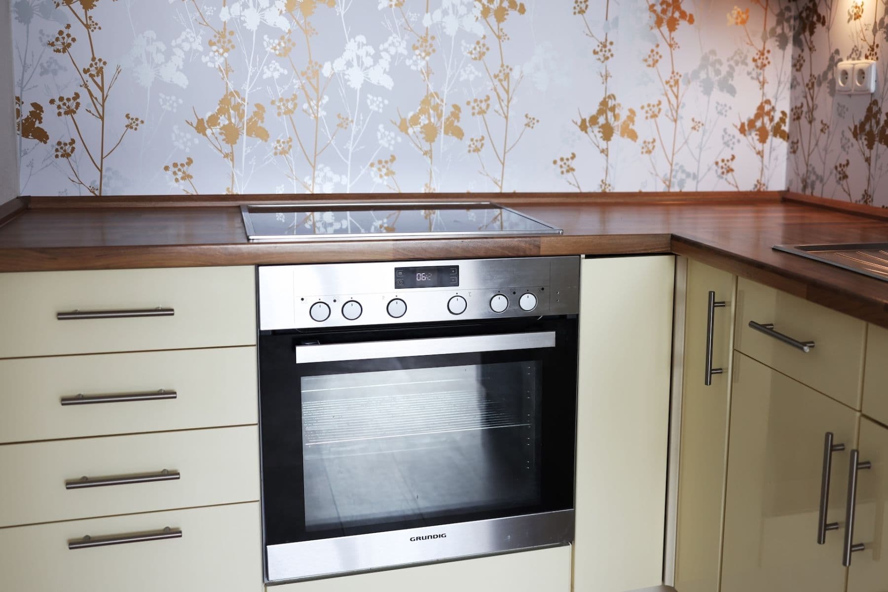 Prenájom bytu 2-izbový 43 m², Slavatova, Praha, Praha Prenájom bytu 2-izbový 43 m², Slavatova, Praha, Praha