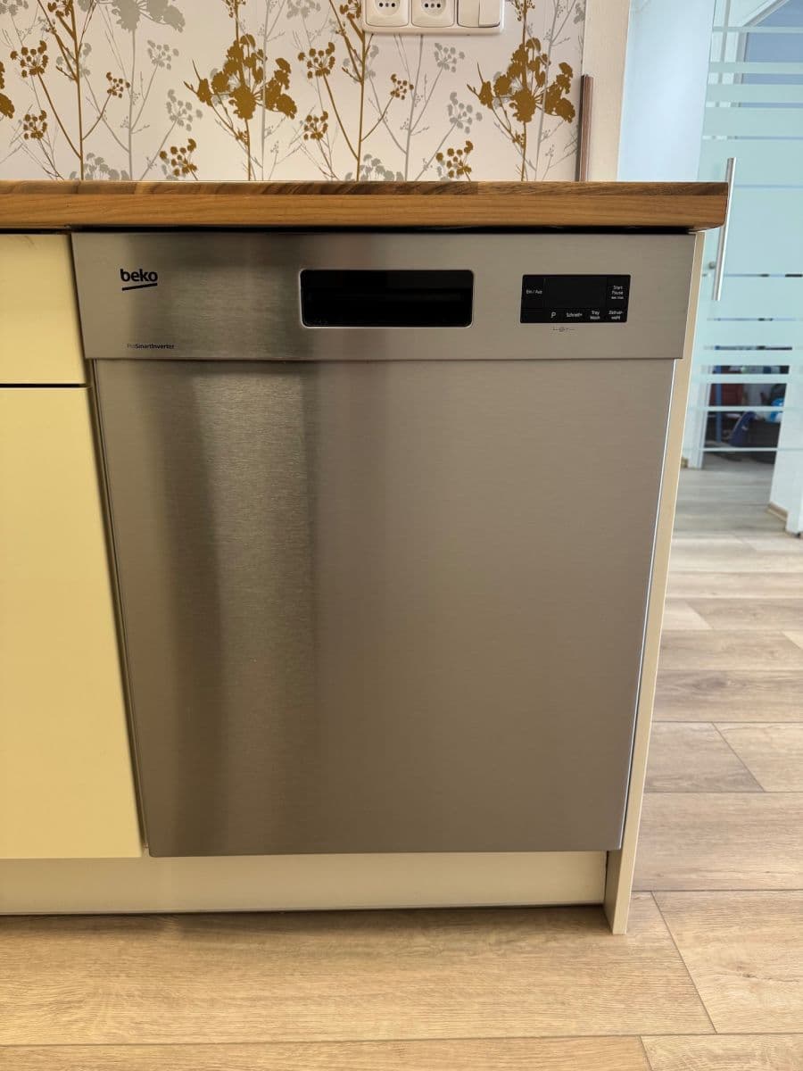 Prenájom bytu 2-izbový 43 m², Slavatova, Praha, Praha Prenájom bytu 2-izbový 43 m², Slavatova, Praha, Praha