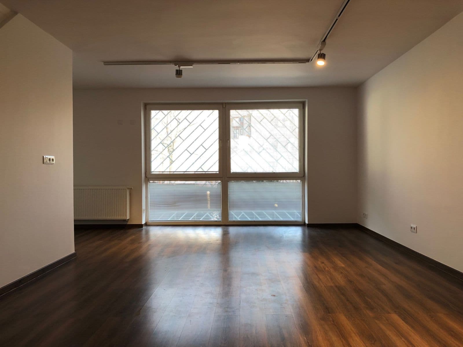 Prenájom kancelárie 47 m², Rešetkova, Nové Mesto, Bratislavský kraj Prenájom kancelárie 47 m², Rešetkova, Nové Mesto, Bratislavský kraj