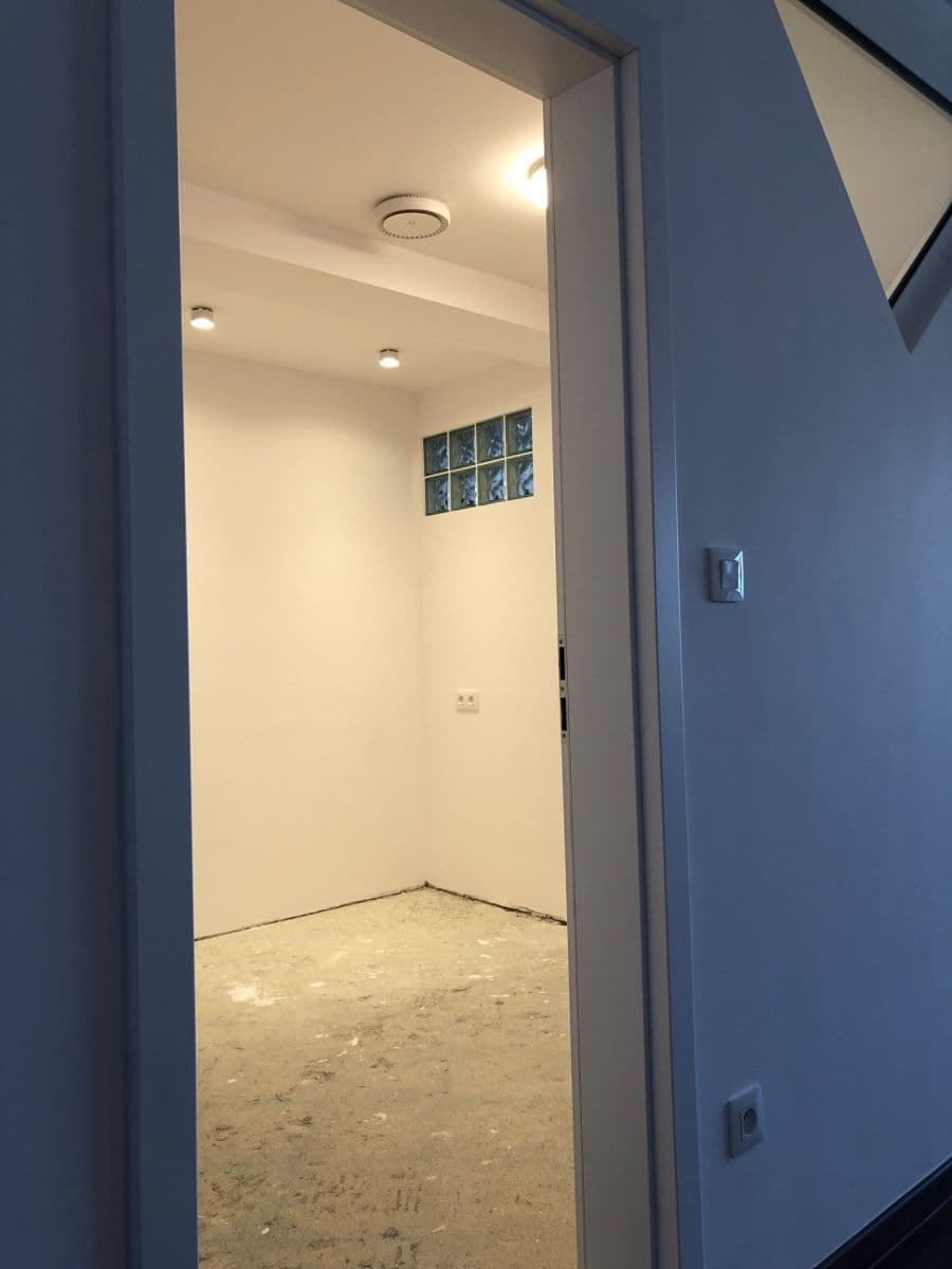 Prenájom kancelárie 47 m², Rešetkova, Nové Mesto, Bratislavský kraj Prenájom kancelárie 47 m², Rešetkova, Nové Mesto, Bratislavský kraj