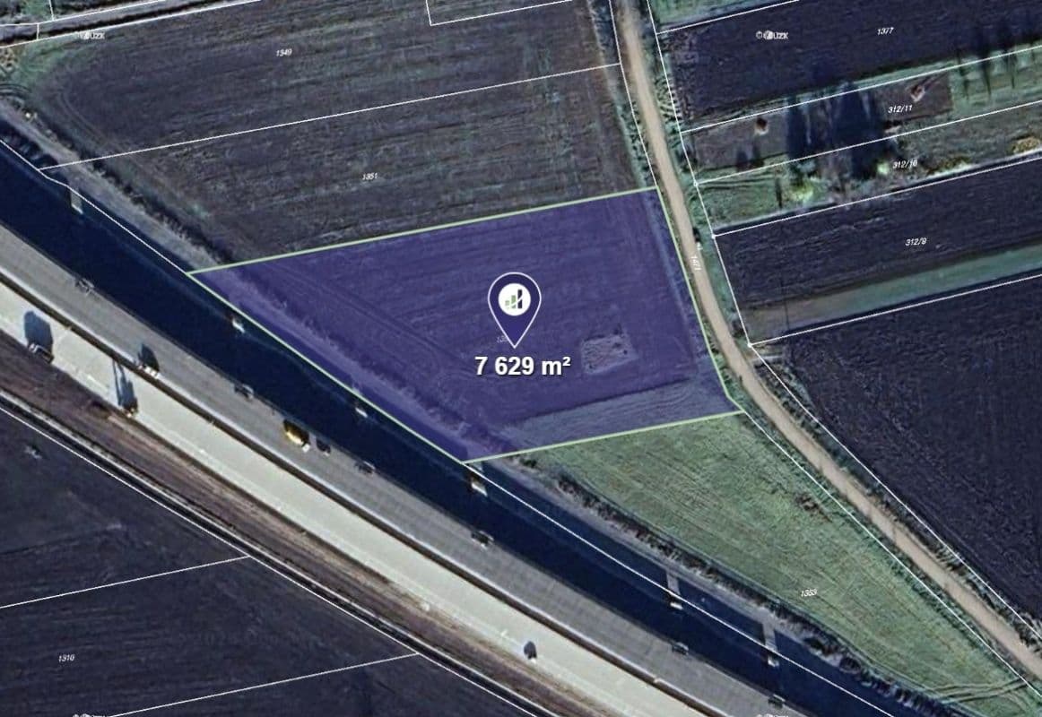 Predaj pozemku 4.495 m², Třebětice, Zlínský kraj Predaj pozemku 4.495 m², Třebětice, Zlínský kraj