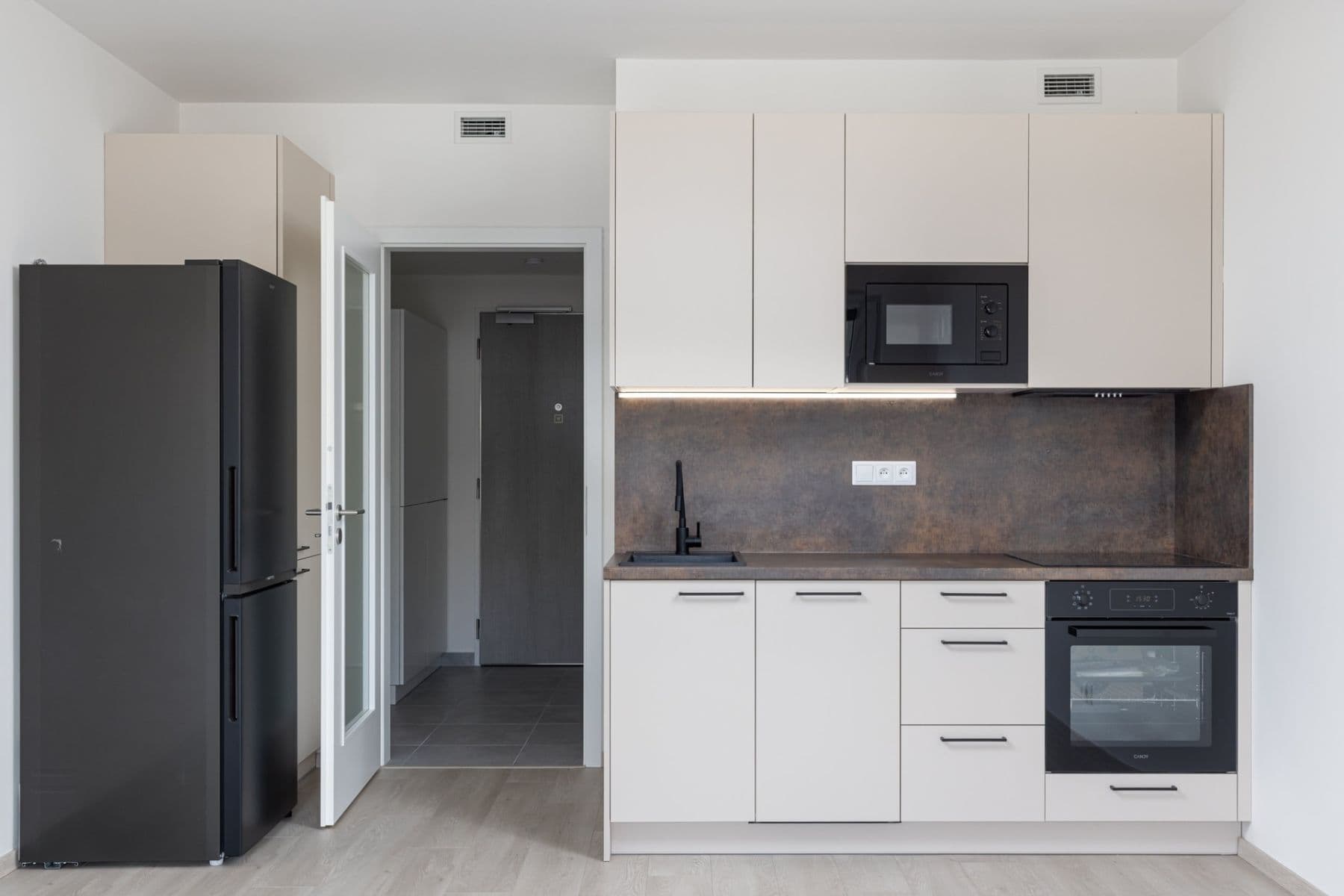 Prenájom bytu 1-izbový 30 m², Poděbradská, Praha, Praha Prenájom bytu 1-izbový 30 m², Poděbradská, Praha, Praha