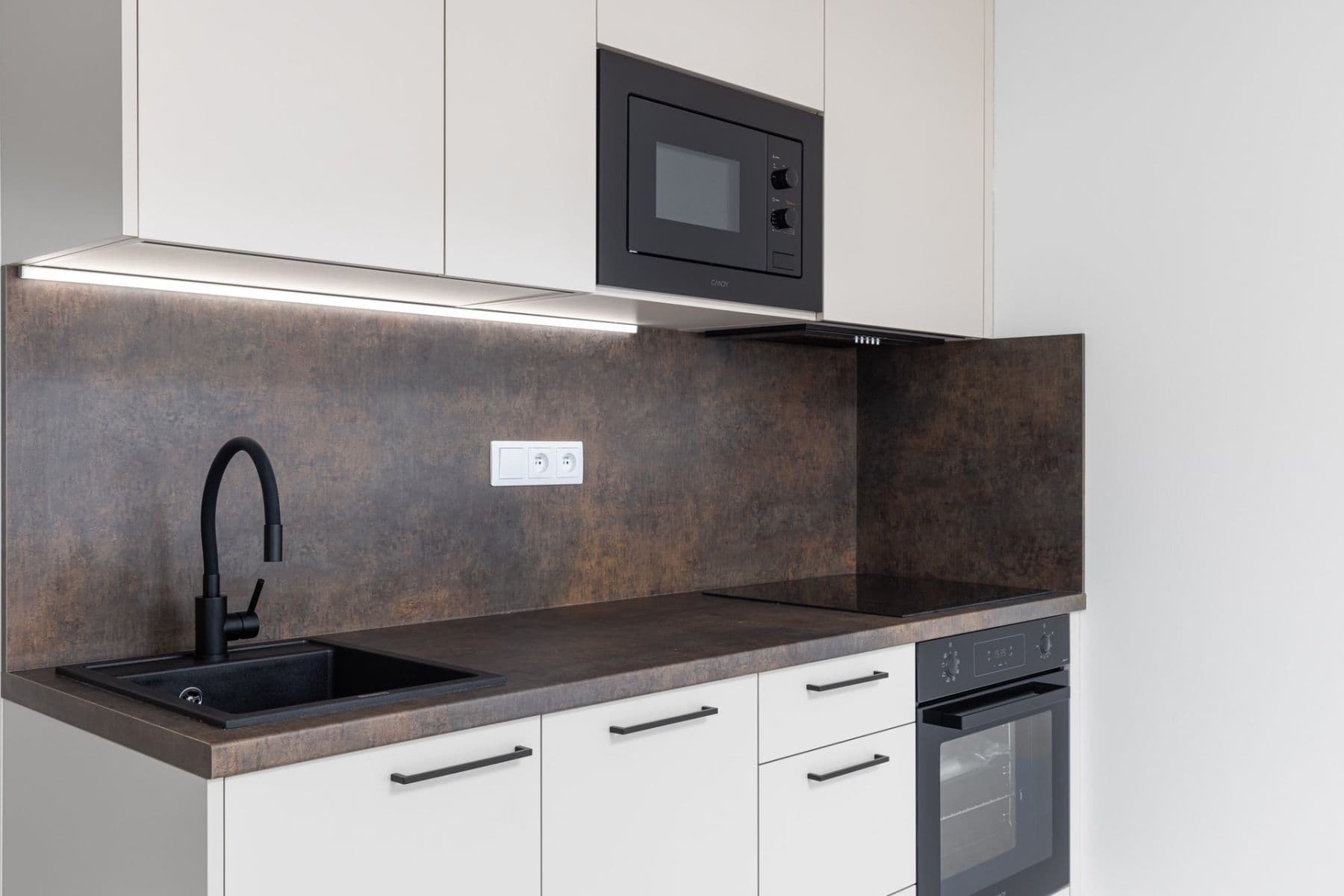 Prenájom bytu 1-izbový 30 m², Poděbradská, Praha, Praha Prenájom bytu 1-izbový 30 m², Poděbradská, Praha, Praha