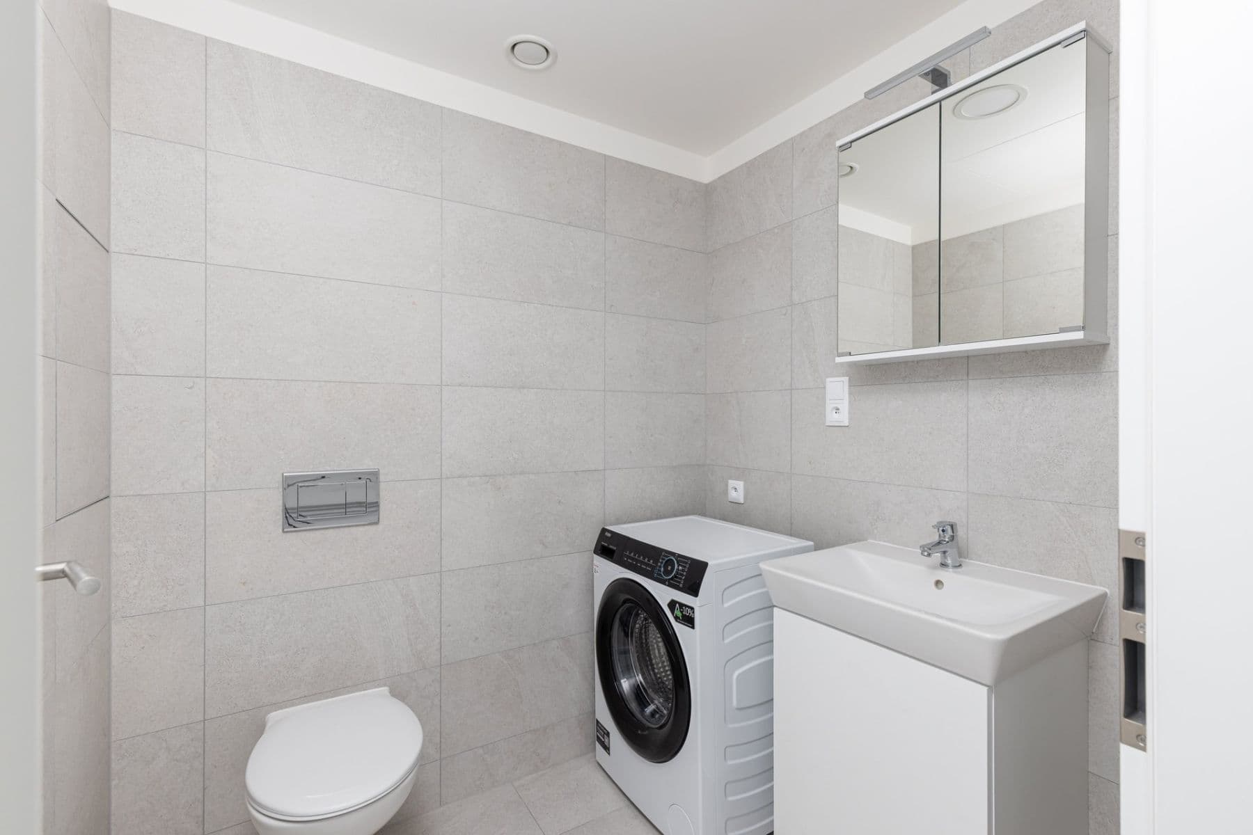 Prenájom bytu 1-izbový 30 m², Poděbradská, Praha, Praha Prenájom bytu 1-izbový 30 m², Poděbradská, Praha, Praha