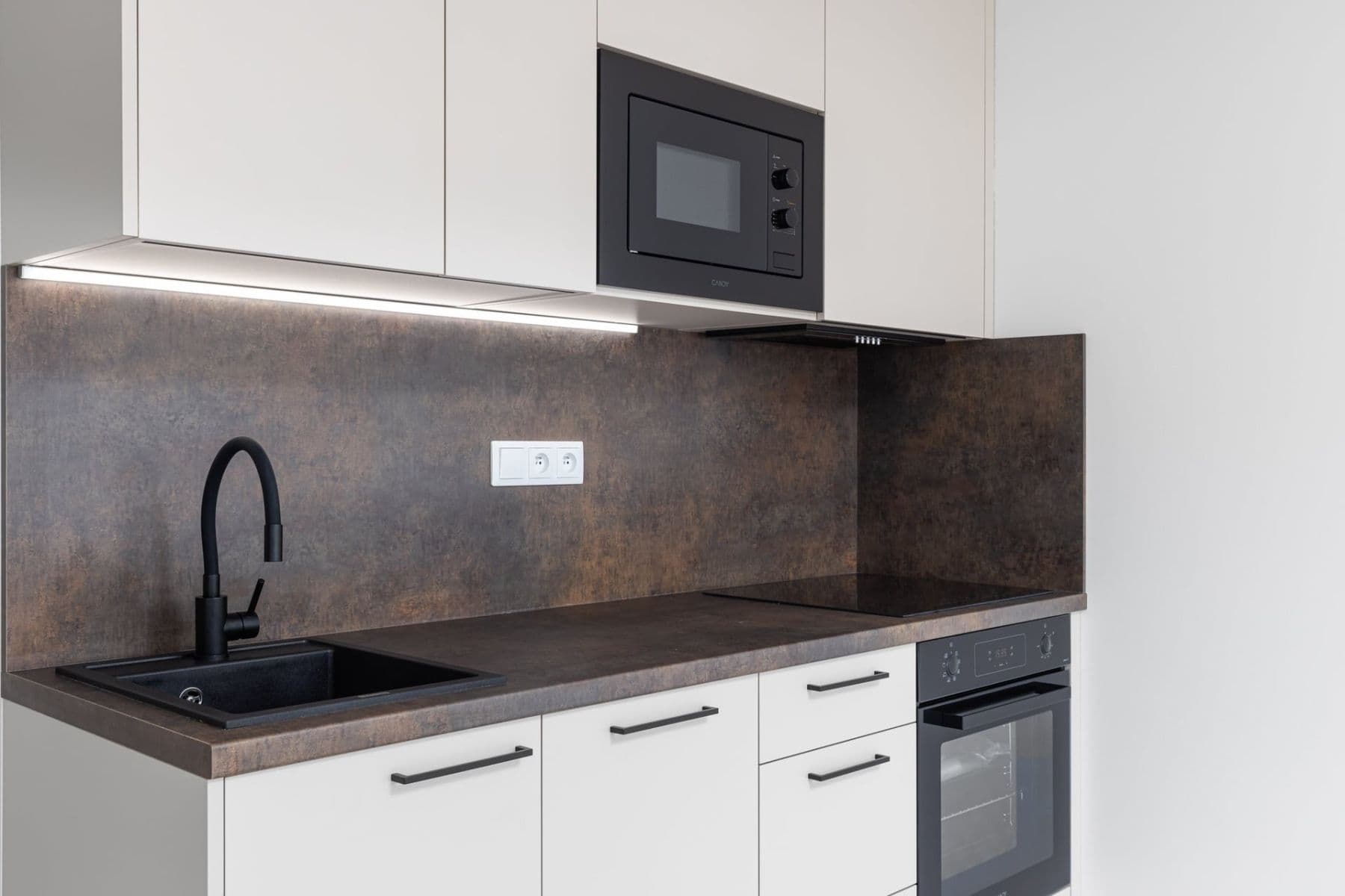 Prenájom bytu 1-izbový 30 m², Poděbradská, Praha, Praha Prenájom bytu 1-izbový 30 m², Poděbradská, Praha, Praha