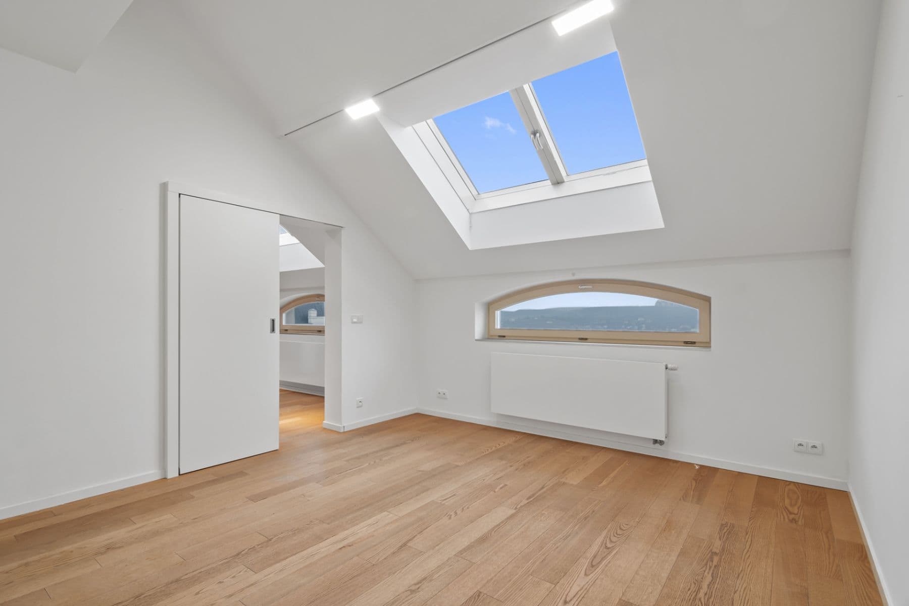 Prenájom bytu 3-izbový 130 m², U Akademie, Praha, Praha Prenájom bytu 3-izbový 130 m², U Akademie, Praha, Praha