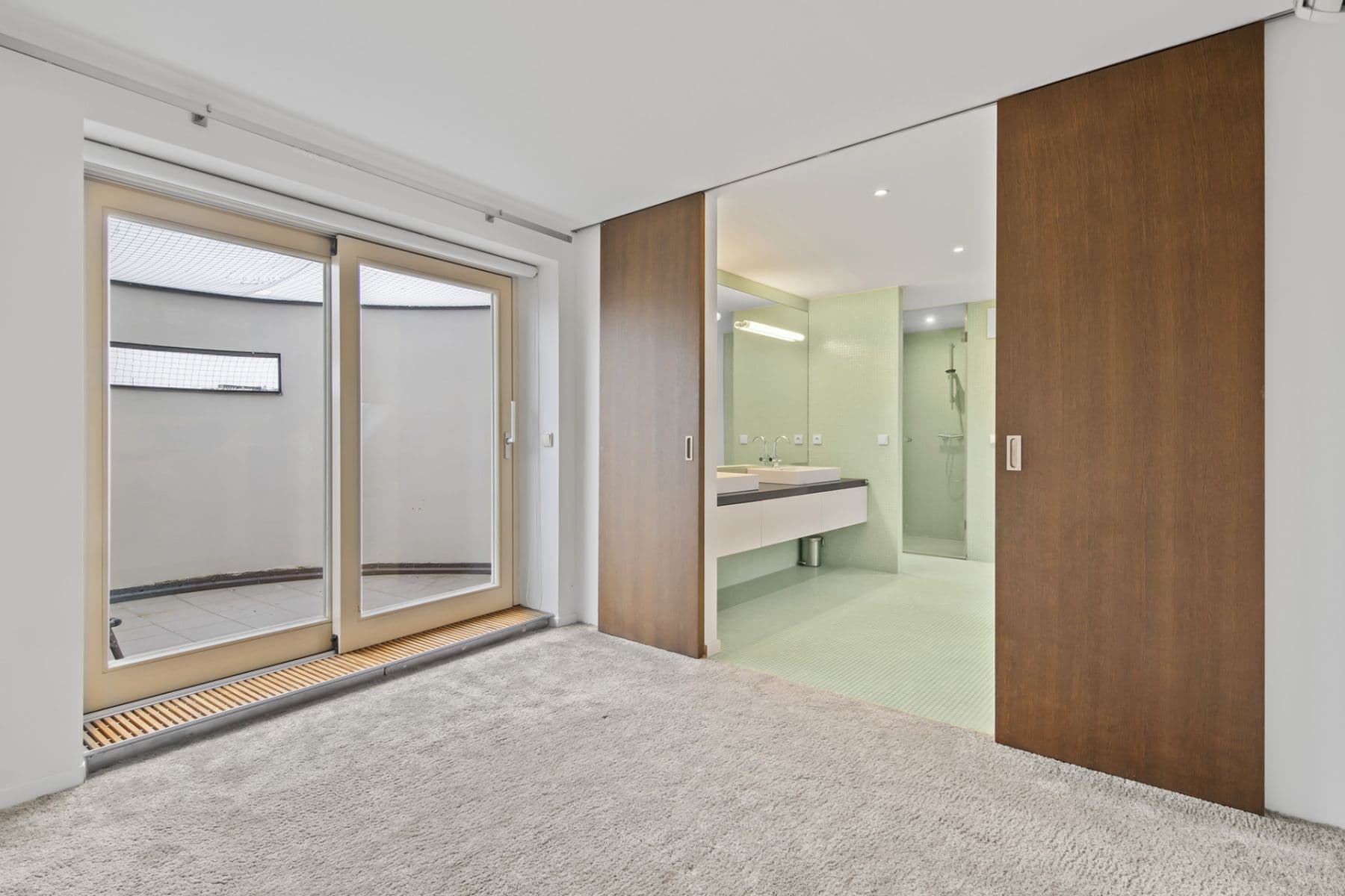 Prenájom bytu 3-izbový 130 m², U Akademie, Praha, Praha Prenájom bytu 3-izbový 130 m², U Akademie, Praha, Praha