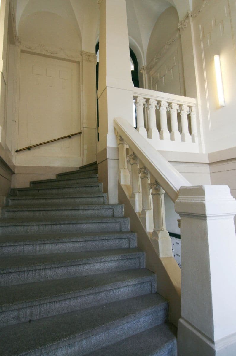 Prenájom bytu 3-izbový 130 m², U Akademie, Praha, Praha Prenájom bytu 3-izbový 130 m², U Akademie, Praha, Praha