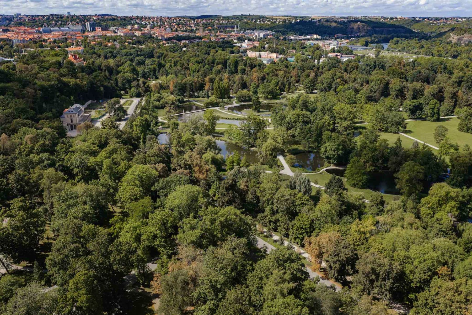 Prenájom bytu 3-izbový 130 m², U Akademie, Praha, Praha Prenájom bytu 3-izbový 130 m², U Akademie, Praha, Praha