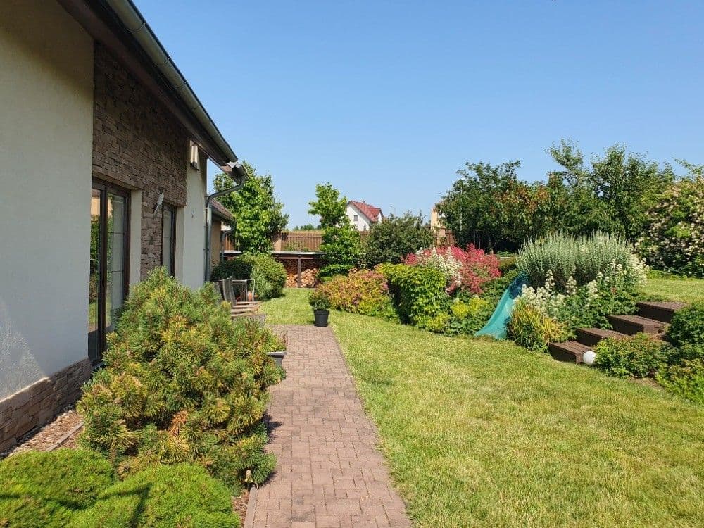 Predaj domu 248 m², pozemek 1.269 m², Radějovice, Středočeský kraj Predaj domu 248 m², pozemek 1.269 m², Radějovice, Středočeský kraj