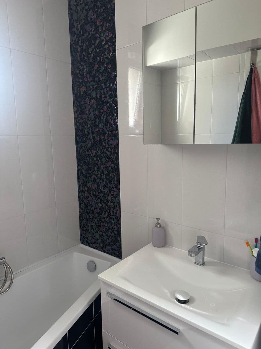 Prenájom bytu 2-izbový 51 m², Nové Mesto, Bratislavský kraj Prenájom bytu 2-izbový 51 m², Nové Mesto, Bratislavský kraj