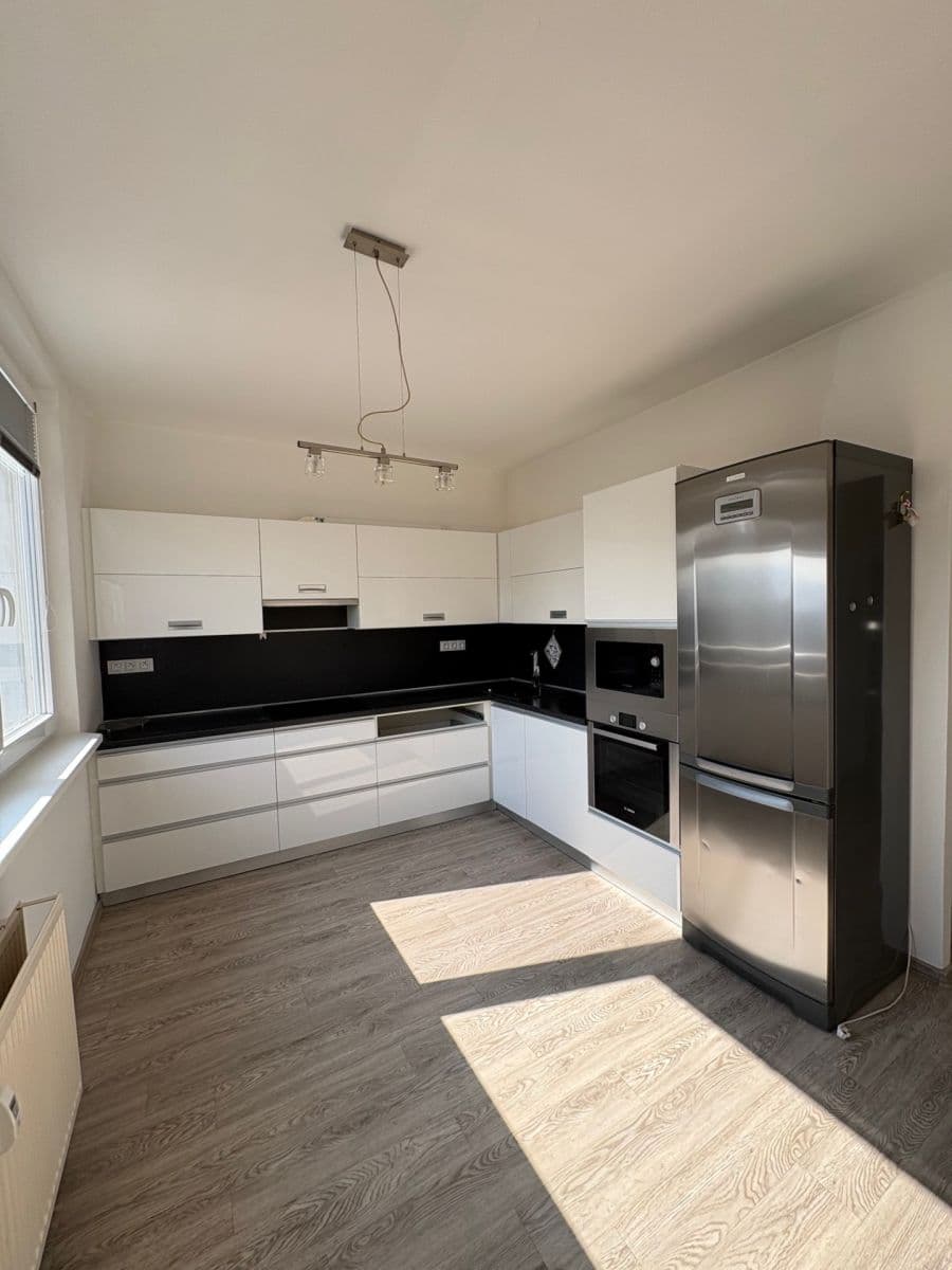 Prenájom bytu 3-izbový 82 m², Podlesí III, Zlín, Zlínský kraj Prenájom bytu 3-izbový 82 m², Podlesí III, Zlín, Zlínský kraj