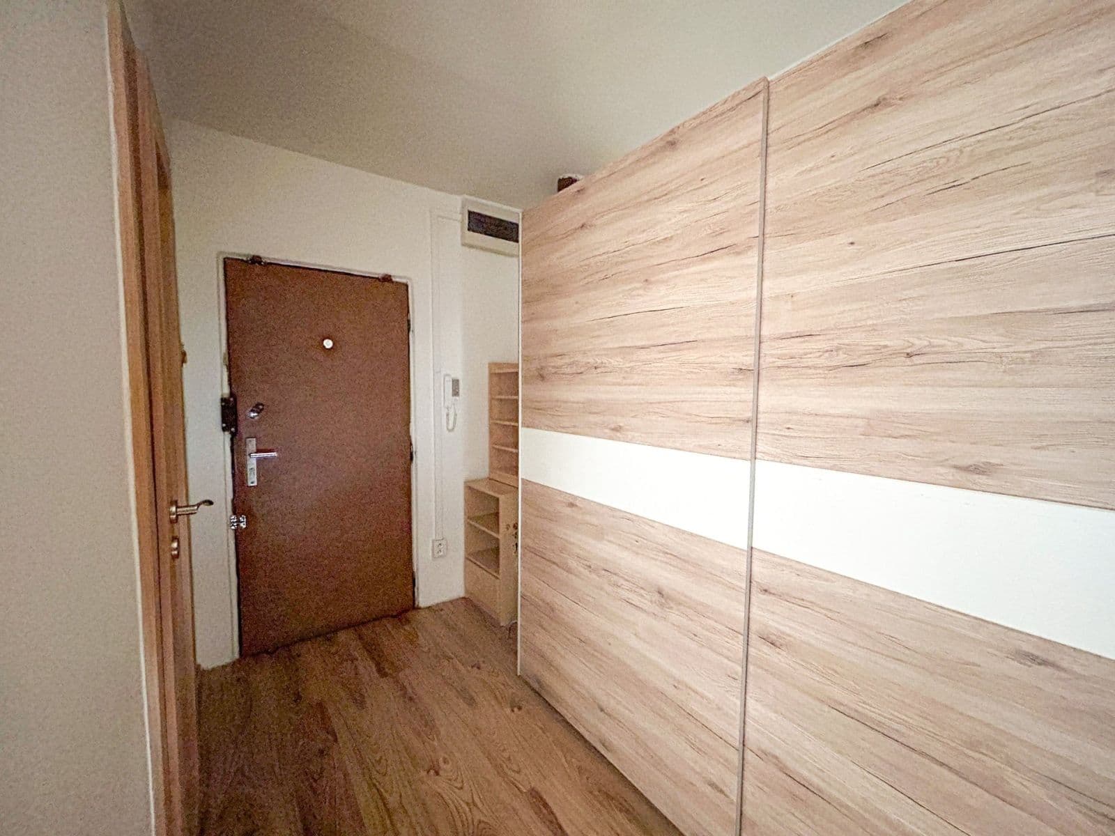 Prenájom bytu 2-izbový 40 m², Novodvorská, Praha, Praha Prenájom bytu 2-izbový 40 m², Novodvorská, Praha, Praha