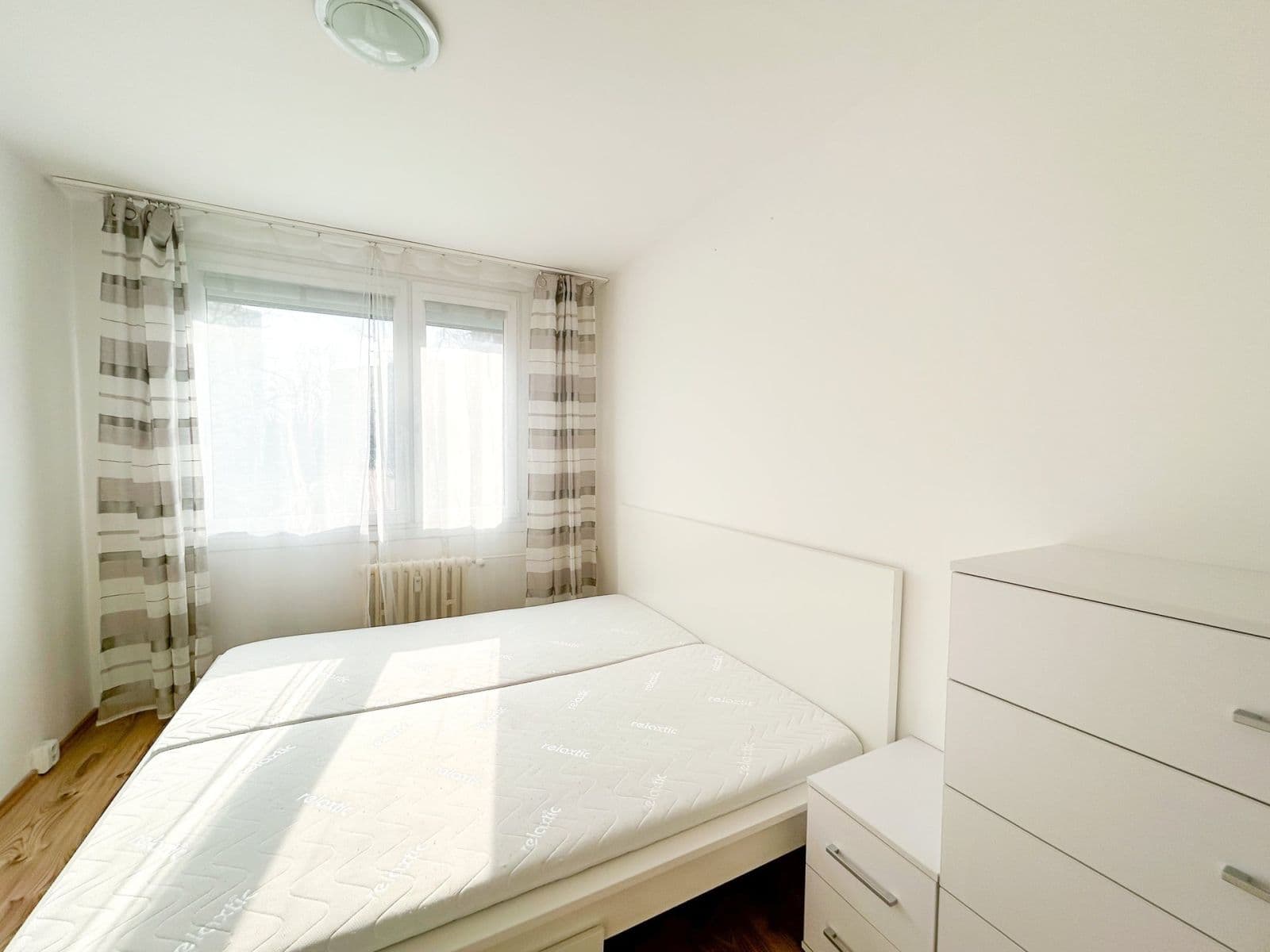 Prenájom bytu 2-izbový 40 m², Novodvorská, Praha, Praha Prenájom bytu 2-izbový 40 m², Novodvorská, Praha, Praha