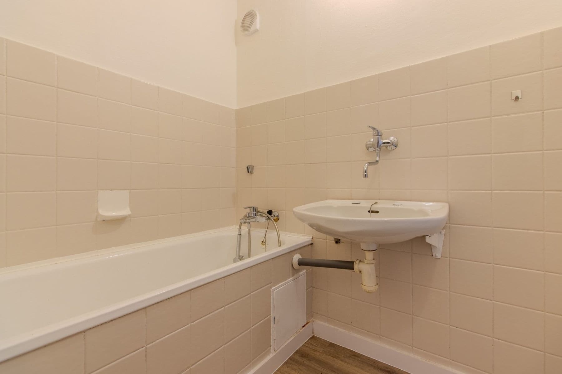 Prenájom bytu 3-izbový 54 m², Radimova, Praha, Praha Prenájom bytu 3-izbový 54 m², Radimova, Praha, Praha