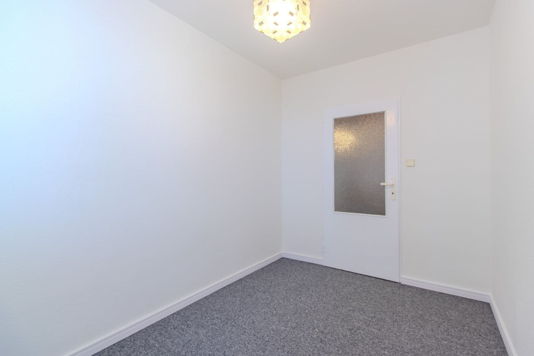 Prenájom bytu 3-izbový 54 m², Radimova, Praha, Praha Prenájom bytu 3-izbový 54 m², Radimova, Praha, Praha