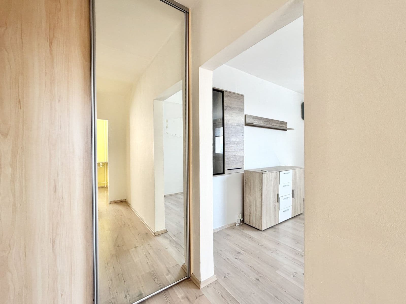 Predaj bytu 2-izbový 41 m², Bezová, Liberec, Liberecký kraj Predaj bytu 2-izbový 41 m², Bezová, Liberec, Liberecký kraj