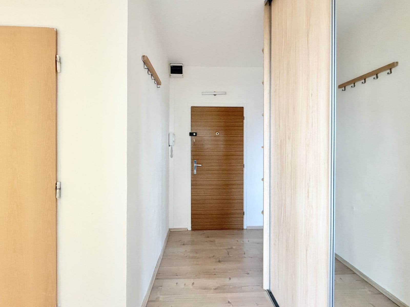 Predaj bytu 2-izbový 41 m², Bezová, Liberec, Liberecký kraj Predaj bytu 2-izbový 41 m², Bezová, Liberec, Liberecký kraj