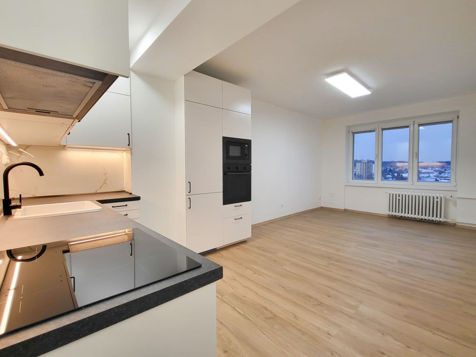 Prenájom bytu 3-izbový 54 m², Zelenečská, Praha, Praha Prenájom bytu 3-izbový 54 m², Zelenečská, Praha, Praha