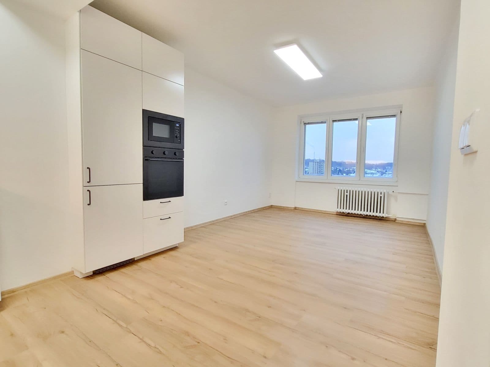 Prenájom bytu 3-izbový 54 m², Zelenečská, Praha, Praha Prenájom bytu 3-izbový 54 m², Zelenečská, Praha, Praha