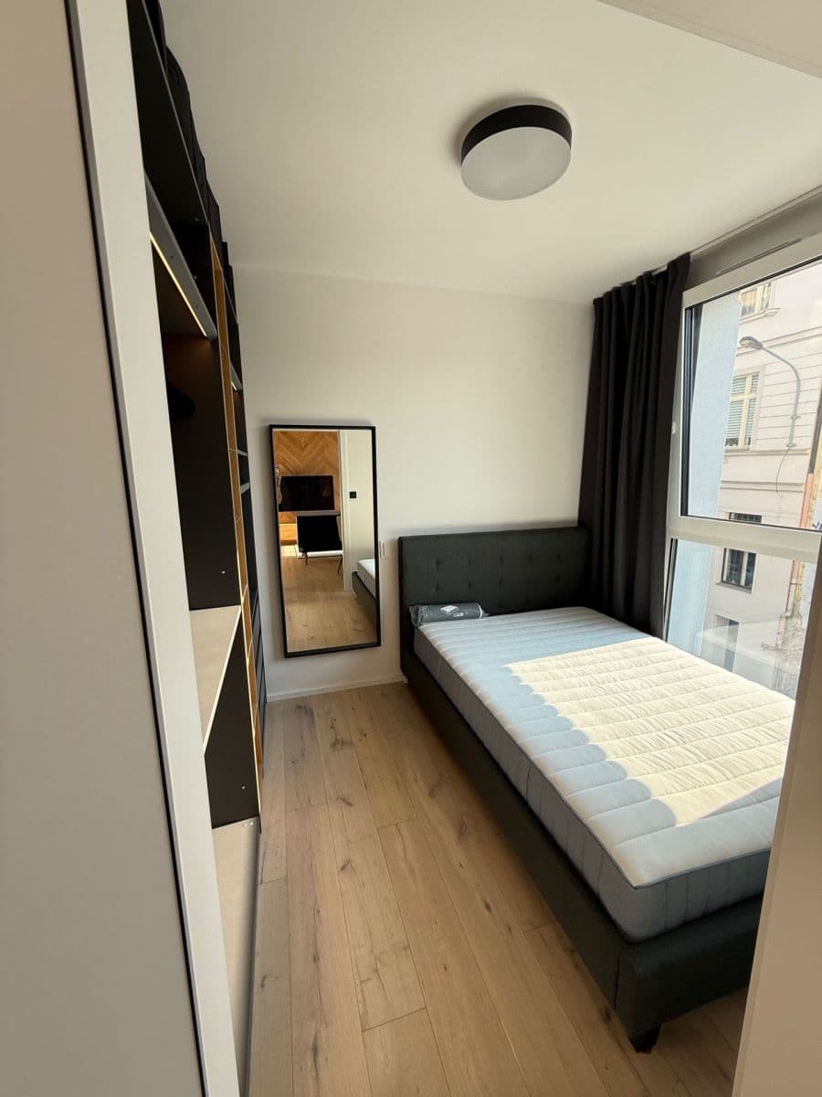 Prenájom bytu 2-izbový 33 m², Krymská, Praha, Praha Prenájom bytu 2-izbový 33 m², Krymská, Praha, Praha