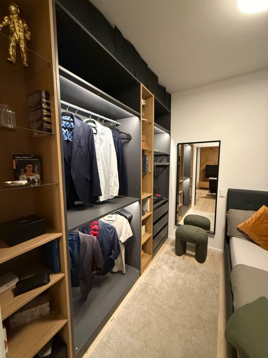 Prenájom bytu 2-izbový 33 m², Krymská, Praha, Praha Prenájom bytu 2-izbový 33 m², Krymská, Praha, Praha