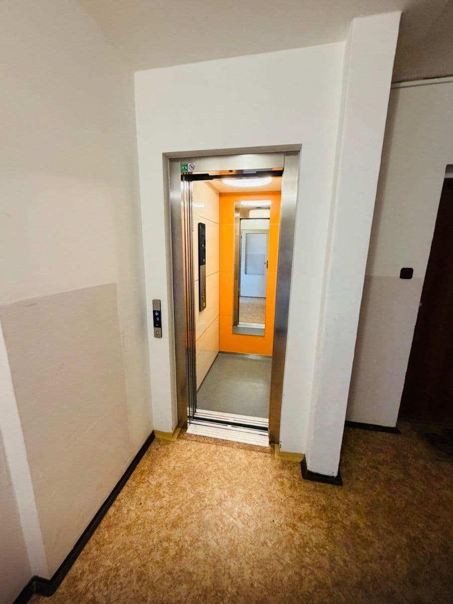 Predaj bytu 3-izbový 80 m², Ohradní, Praha, Praha Predaj bytu 3-izbový 80 m², Ohradní, Praha, Praha