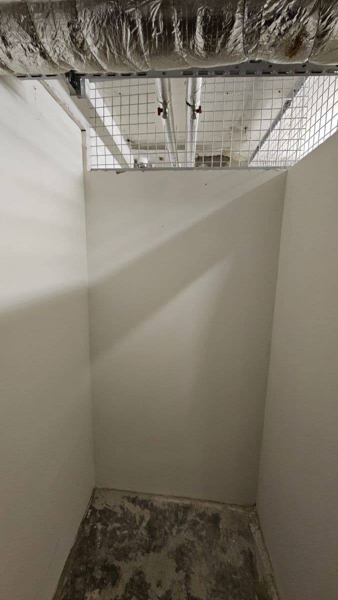 Prenájom nebytového priestoru 3 m², Děčínská, Praha, Praha Prenájom nebytového priestoru 3 m², Děčínská, Praha, Praha