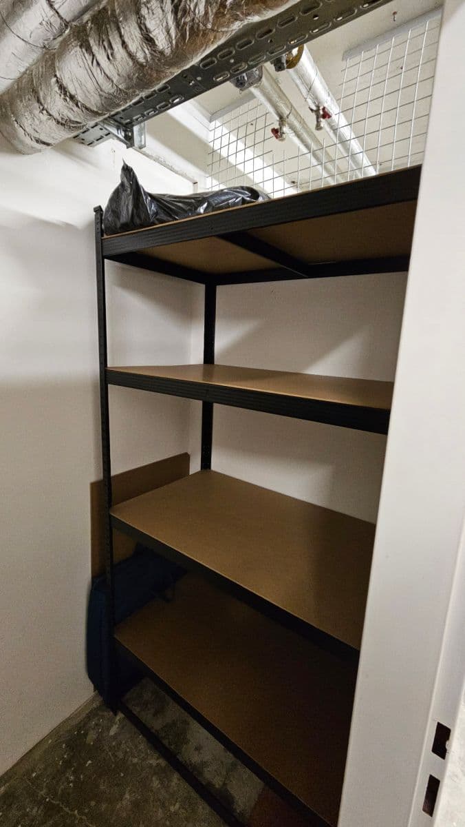 Prenájom nebytového priestoru 3 m², Děčínská, Praha, Praha Prenájom nebytového priestoru 3 m², Děčínská, Praha, Praha