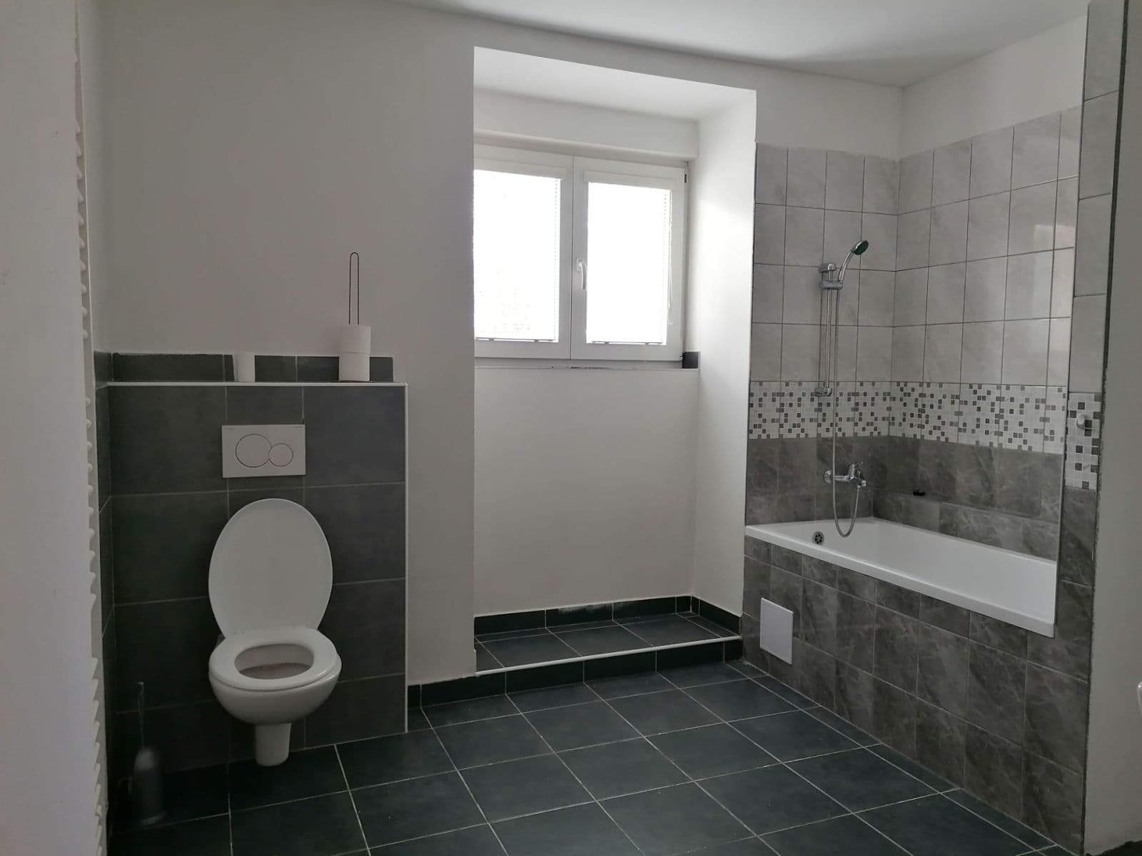 Prenájom bytu 2-izbový 56 m², Fügnerova, Králův Dvůr, Středočeský kraj Prenájom bytu 2-izbový 56 m², Fügnerova, Králův Dvůr, Středočeský kraj