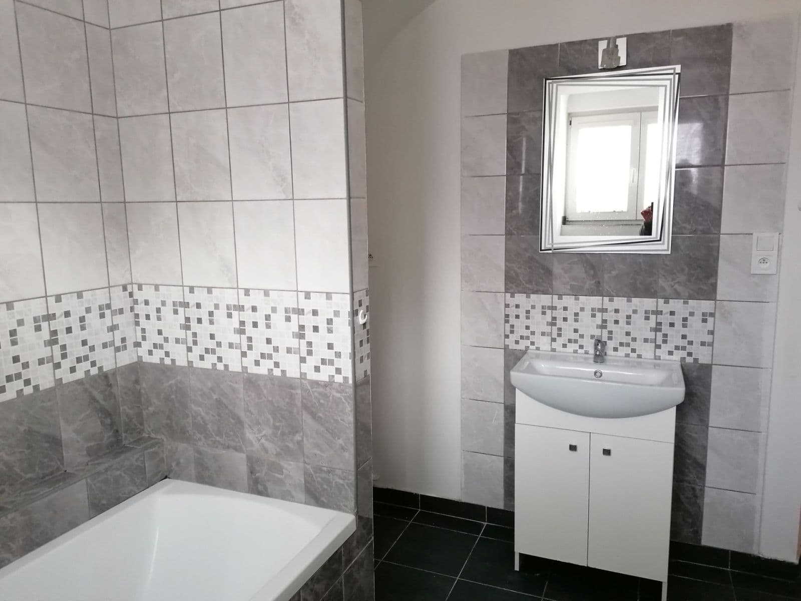 Prenájom bytu 2-izbový 56 m², Fügnerova, Králův Dvůr, Středočeský kraj Prenájom bytu 2-izbový 56 m², Fügnerova, Králův Dvůr, Středočeský kraj