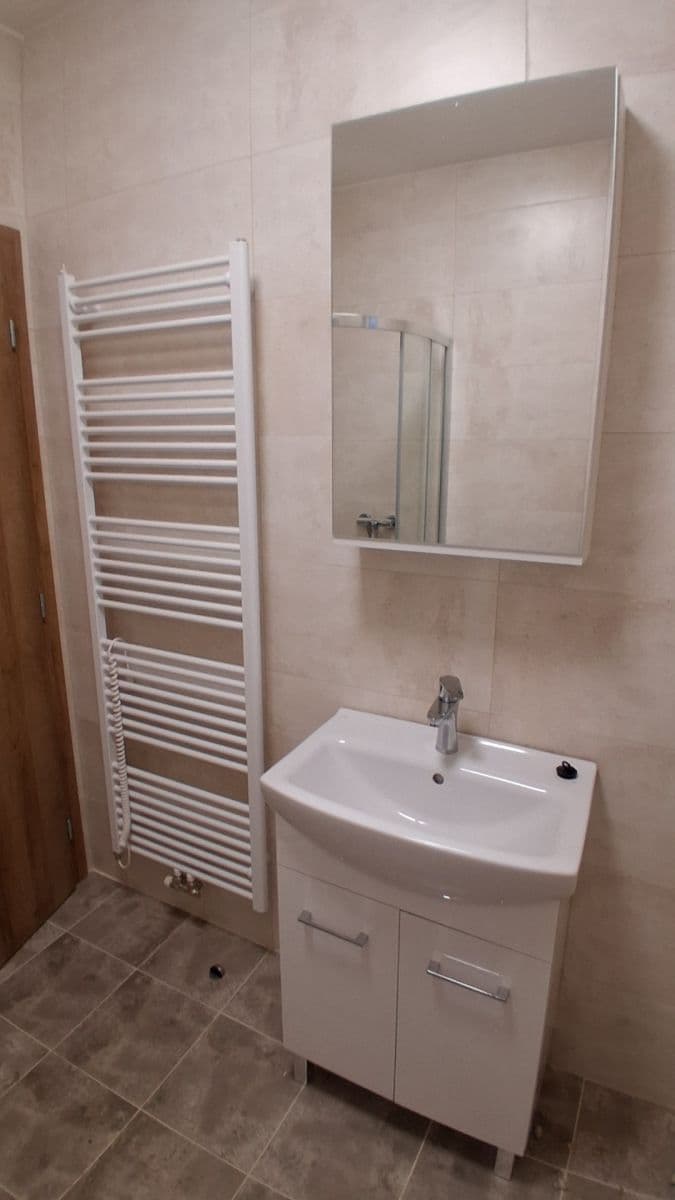 Prenájom bytu 2-izbový 40 m², Komenského, Zdice, Středočeský kraj Prenájom bytu 2-izbový 40 m², Komenského, Zdice, Středočeský kraj