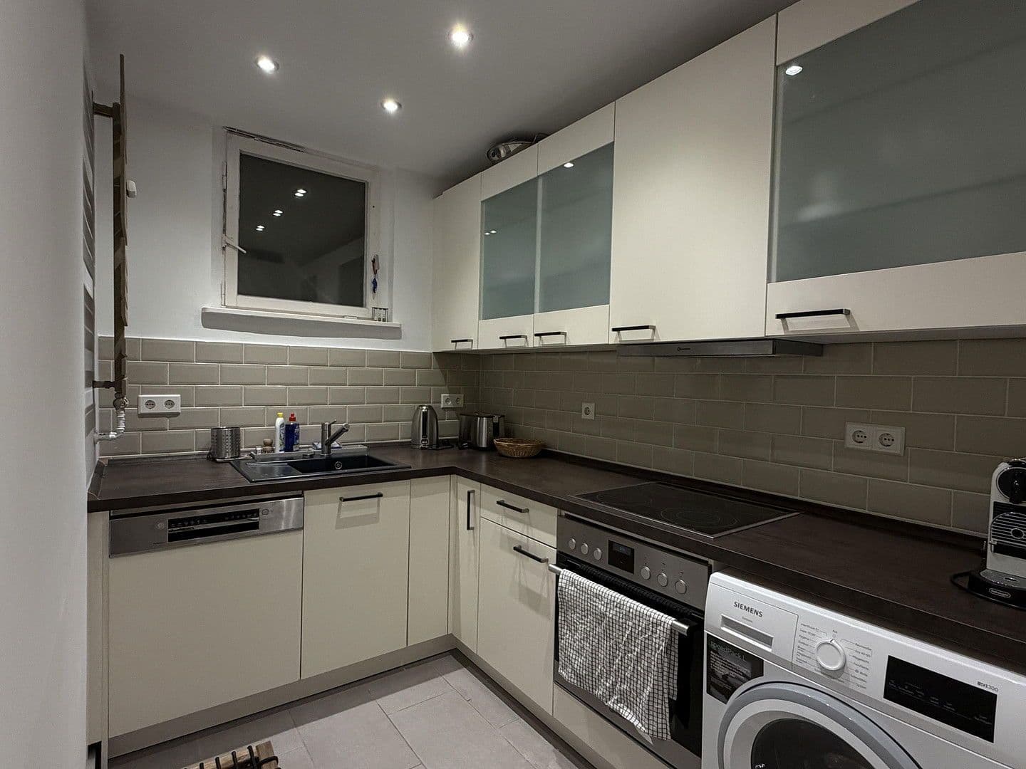 Prenájom bytu 2-izbový 70 m², Am Gemeindepark 42, Berlin, Berlín Prenájom bytu 2-izbový 70 m², Am Gemeindepark 42, Berlin, Berlín