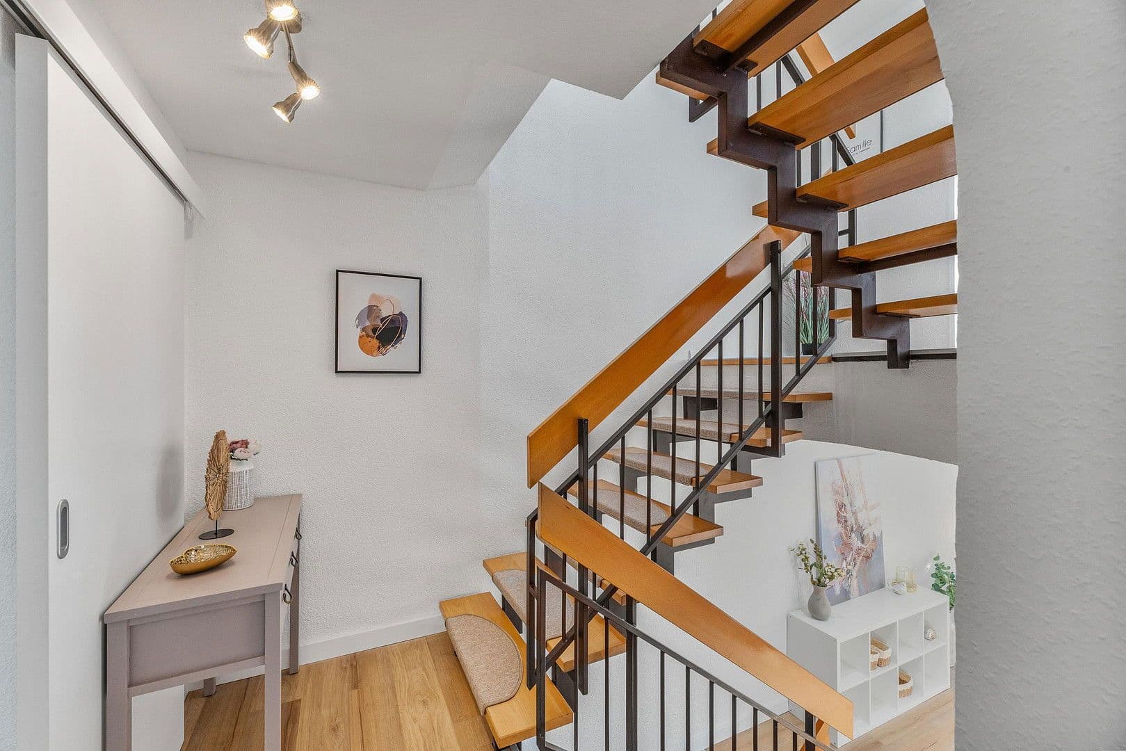 Predaj domu 105 m², pozemek 122 m², Illingen, Bádensko-Wurttembersko Predaj domu 105 m², pozemek 122 m², Illingen, Bádensko-Wurttembersko