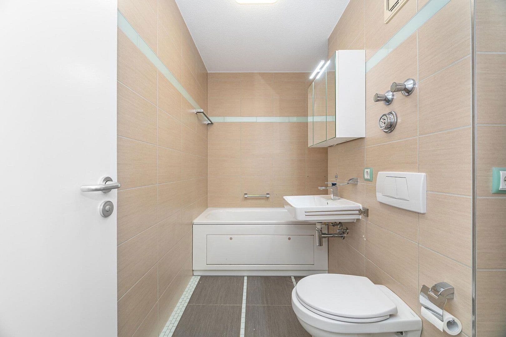 Predaj bytu 3-izbový 76 m², Schellenbergstr. 2, Germering, Bavorsko Predaj bytu 3-izbový 76 m², Schellenbergstr. 2, Germering, Bavorsko