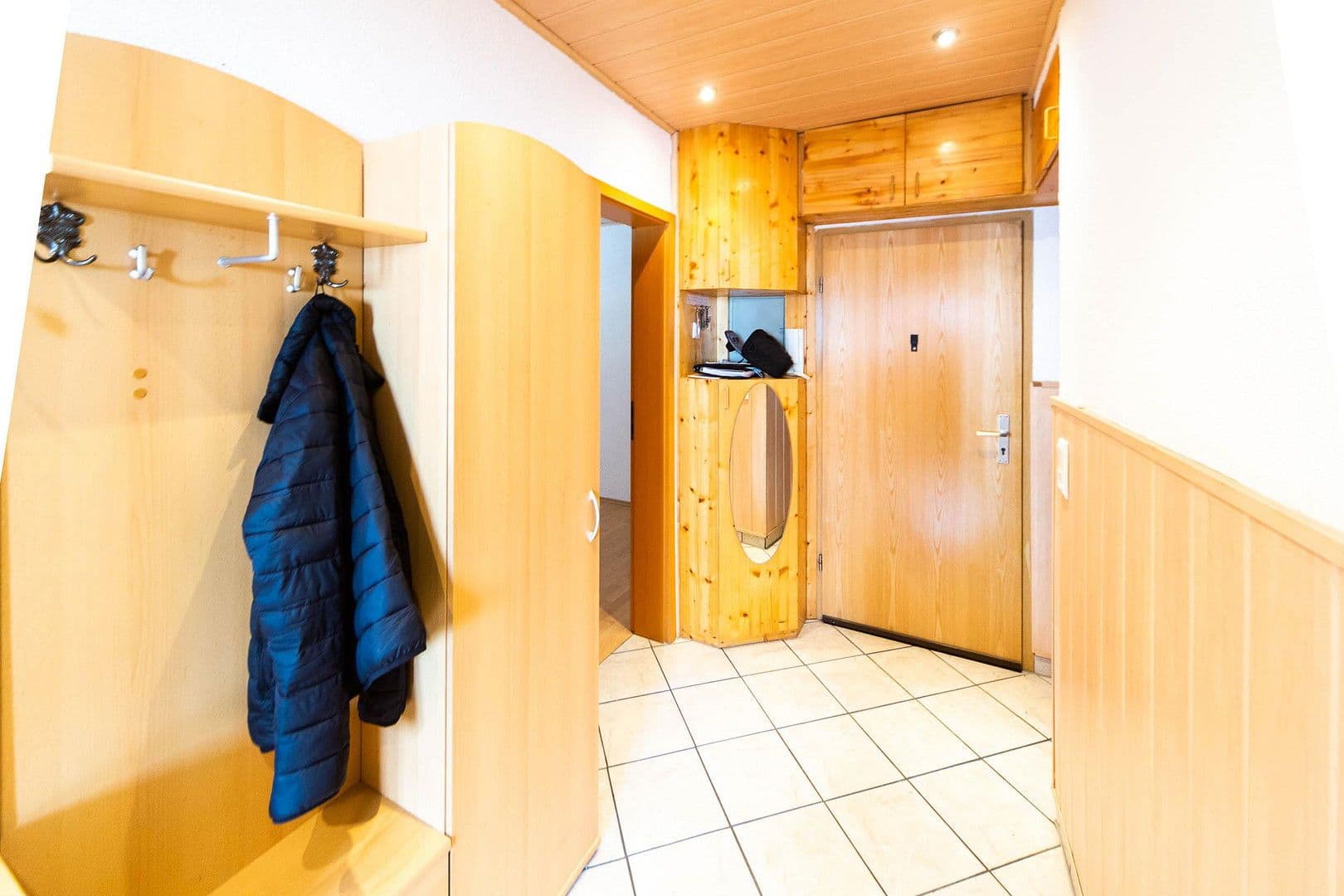 Prenájom bytu 4-izbový 70 m², Brenkenackerweg 35, Lichtenstein, Bádensko-Wurttembersko Prenájom bytu 4-izbový 70 m², Brenkenackerweg 35, Lichtenstein, Bádensko-Wurttembersko