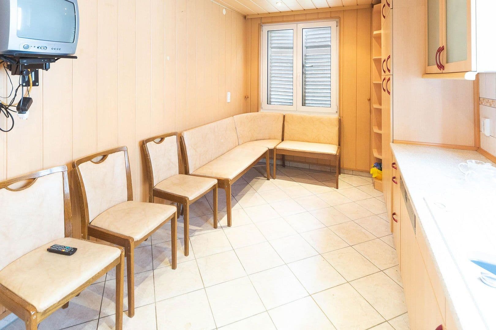 Prenájom bytu 4-izbový 70 m², Brenkenackerweg 35, Lichtenstein, Bádensko-Wurttembersko Prenájom bytu 4-izbový 70 m², Brenkenackerweg 35, Lichtenstein, Bádensko-Wurttembersko