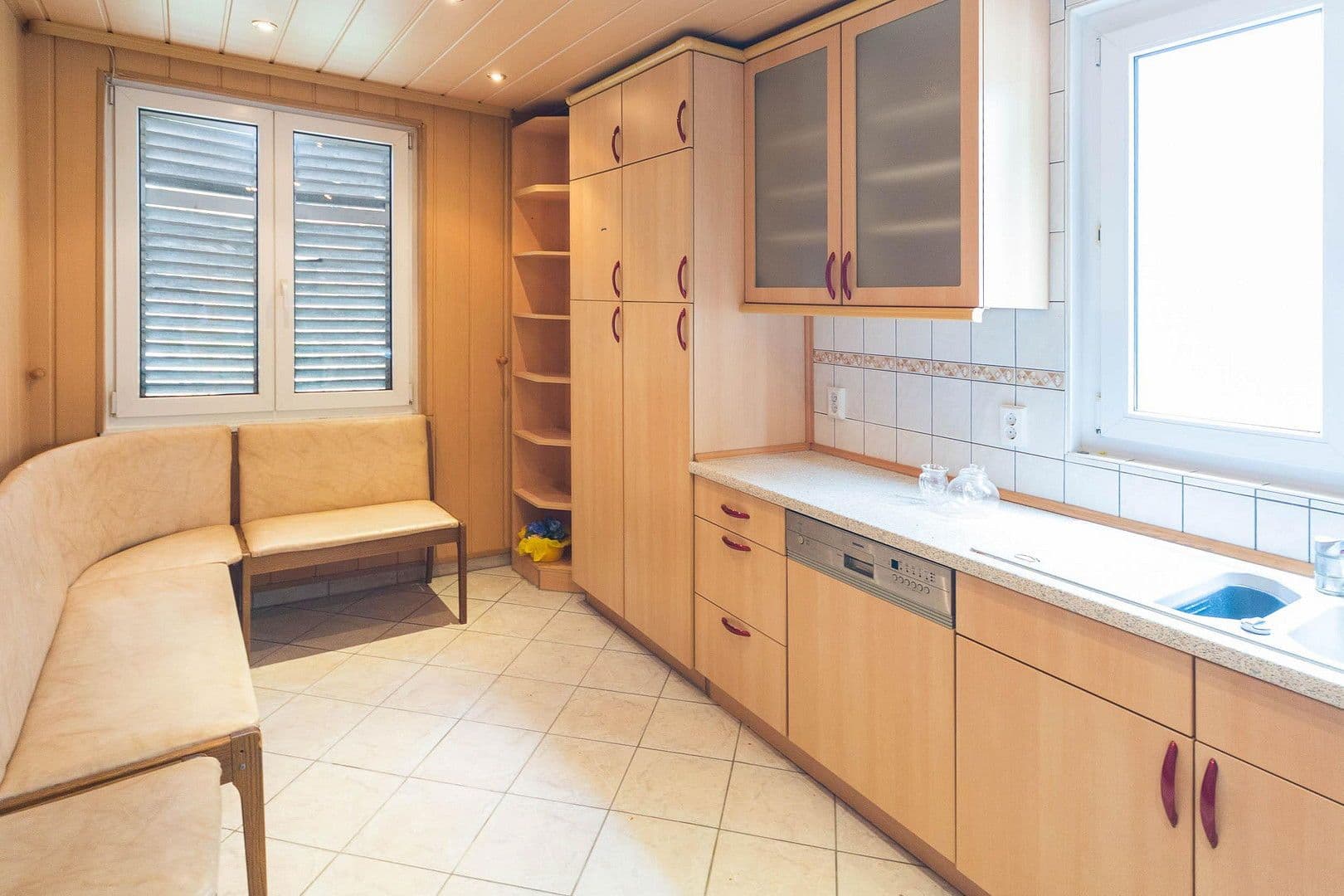 Prenájom bytu 4-izbový 70 m², Brenkenackerweg 35, Lichtenstein, Bádensko-Wurttembersko Prenájom bytu 4-izbový 70 m², Brenkenackerweg 35, Lichtenstein, Bádensko-Wurttembersko