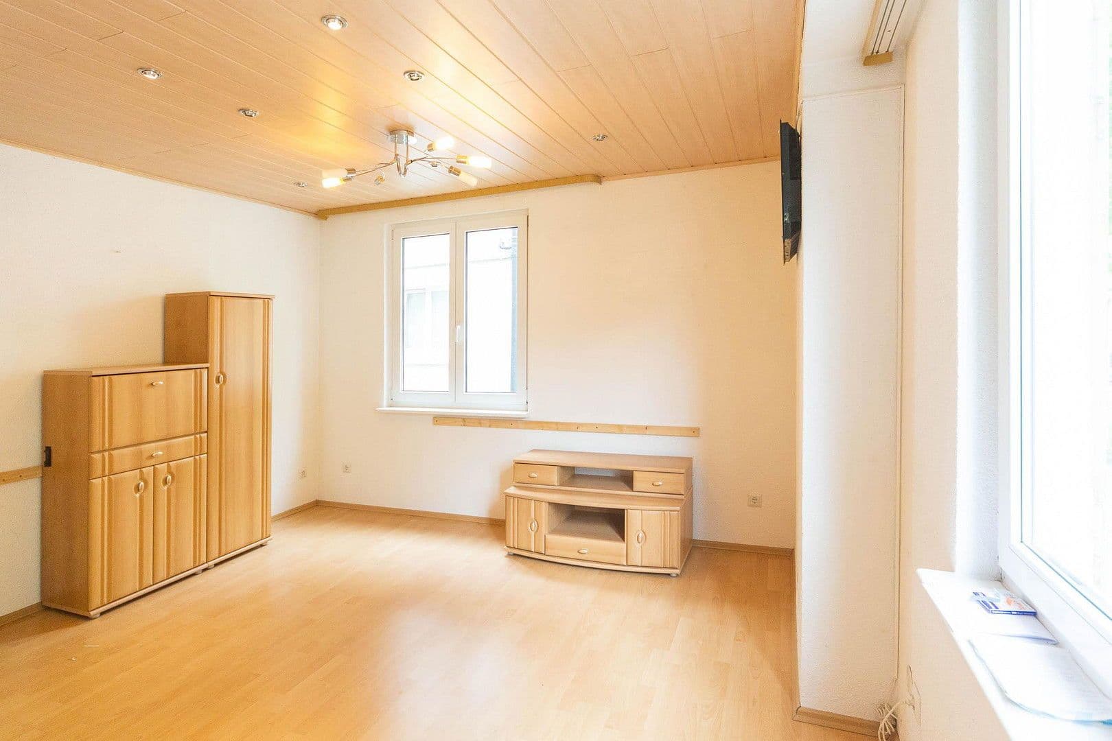 Prenájom bytu 4-izbový 70 m², Brenkenackerweg 35, Lichtenstein, Bádensko-Wurttembersko Prenájom bytu 4-izbový 70 m², Brenkenackerweg 35, Lichtenstein, Bádensko-Wurttembersko