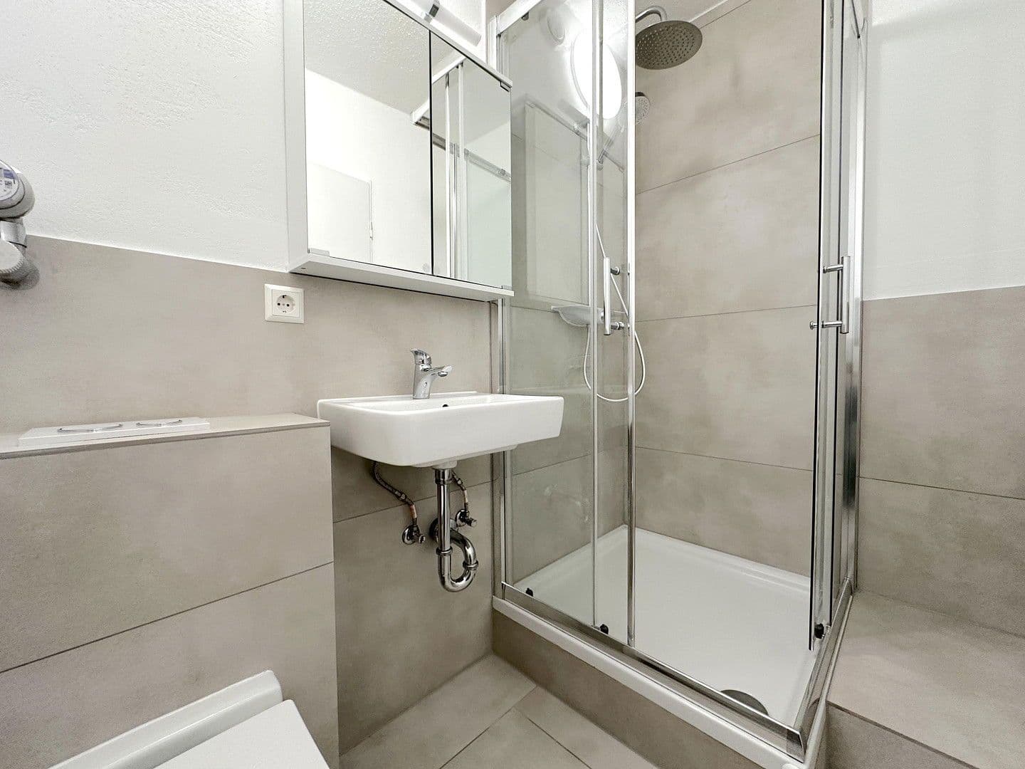 Prenájom bytu 2-izbový 46 m², Eltviller Straße 19, Wiesbaden, Hesensko Prenájom bytu 2-izbový 46 m², Eltviller Straße 19, Wiesbaden, Hesensko