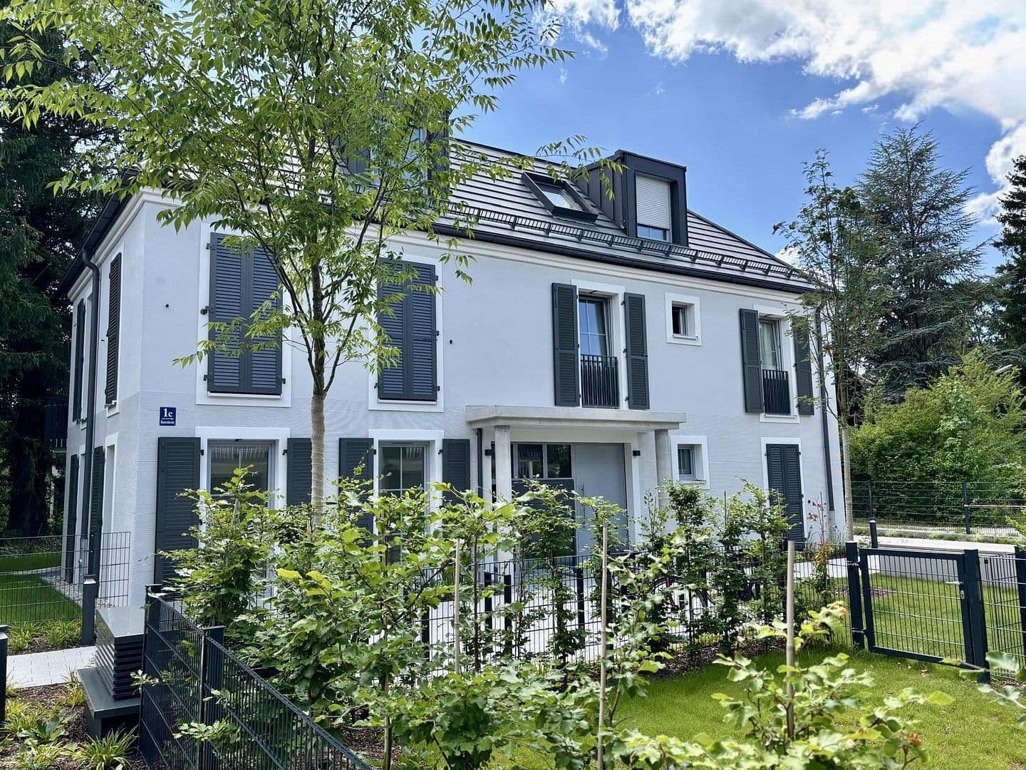 Prenájom bytu 2-izbový 76 m², Bauweberstraße, München, Bavorsko Prenájom bytu 2-izbový 76 m², Bauweberstraße, München, Bavorsko