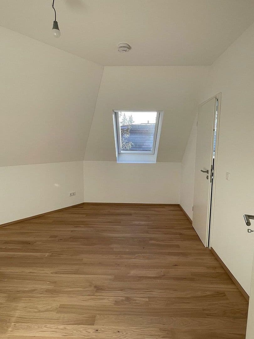 Prenájom bytu 2-izbový 76 m², Bauweberstraße, München, Bavorsko Prenájom bytu 2-izbový 76 m², Bauweberstraße, München, Bavorsko