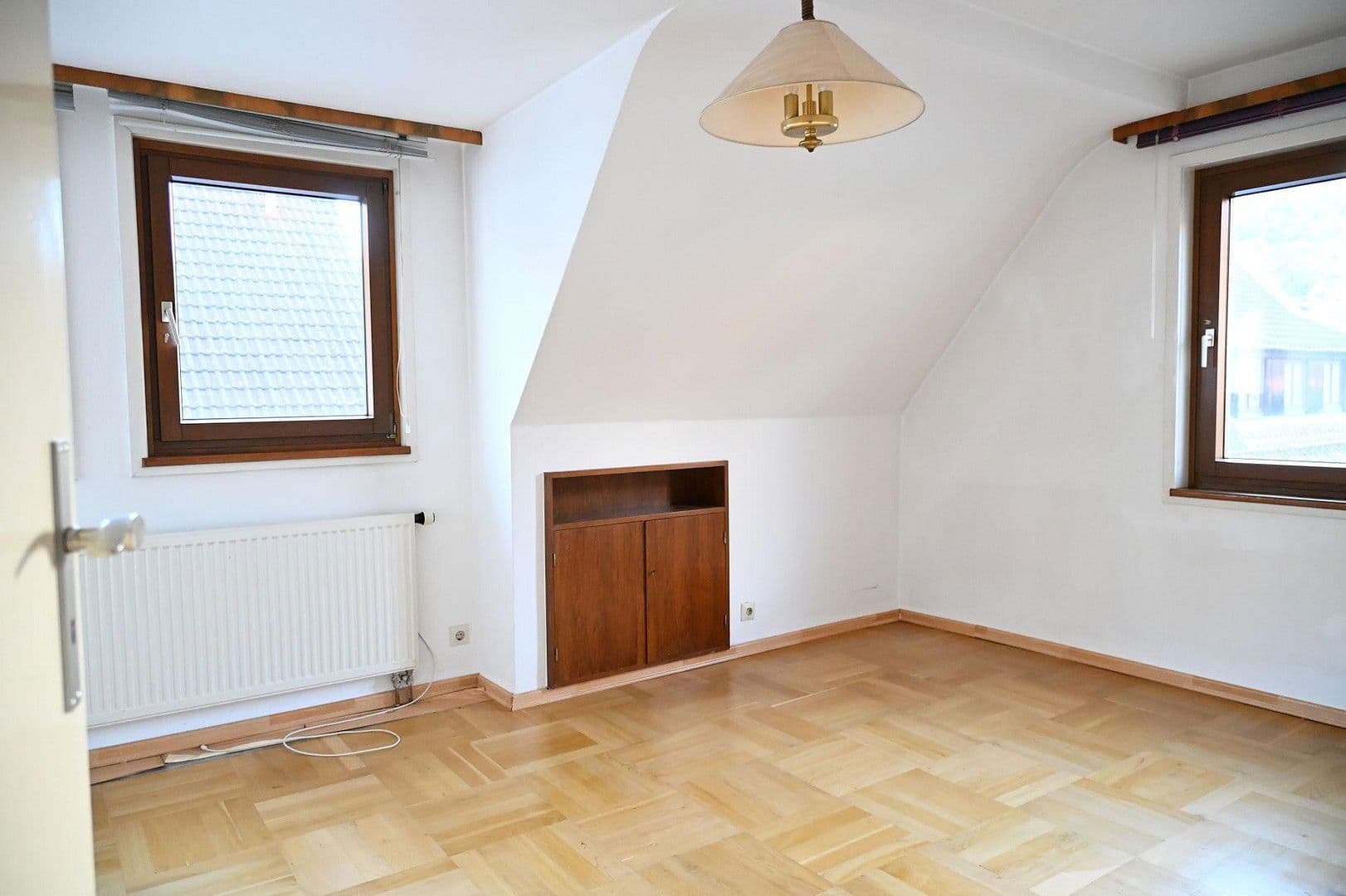 Predaj domu 143 m², pozemek 274 m², Eichendorffstr. 10, Bad Urach, Bádensko-Wurttembersko Predaj domu 143 m², pozemek 274 m², Eichendorffstr. 10, Bad Urach, Bádensko-Wurttembersko
