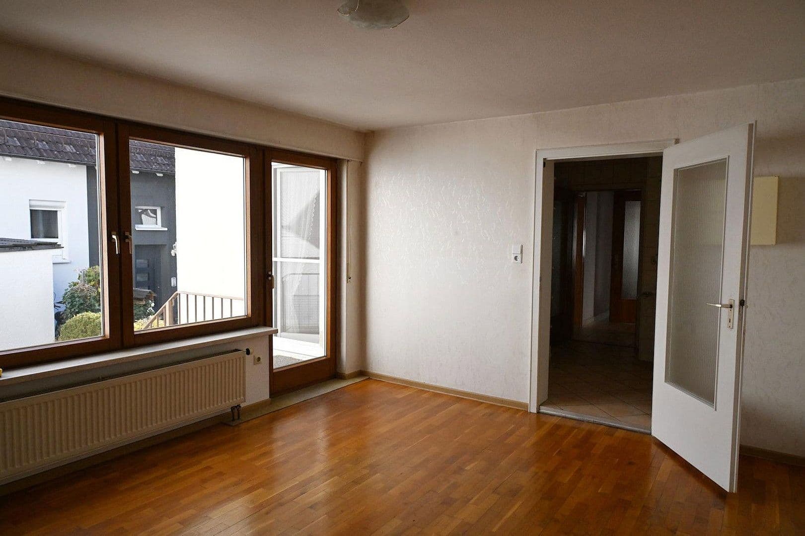 Predaj domu 143 m², pozemek 274 m², Eichendorffstr. 10, Bad Urach, Bádensko-Wurttembersko Predaj domu 143 m², pozemek 274 m², Eichendorffstr. 10, Bad Urach, Bádensko-Wurttembersko