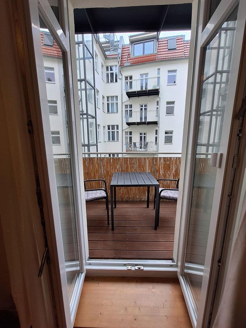 Prenájom bytu 1-izbový 36 m², Berlin, Berlín Prenájom bytu 1-izbový 36 m², Berlin, Berlín