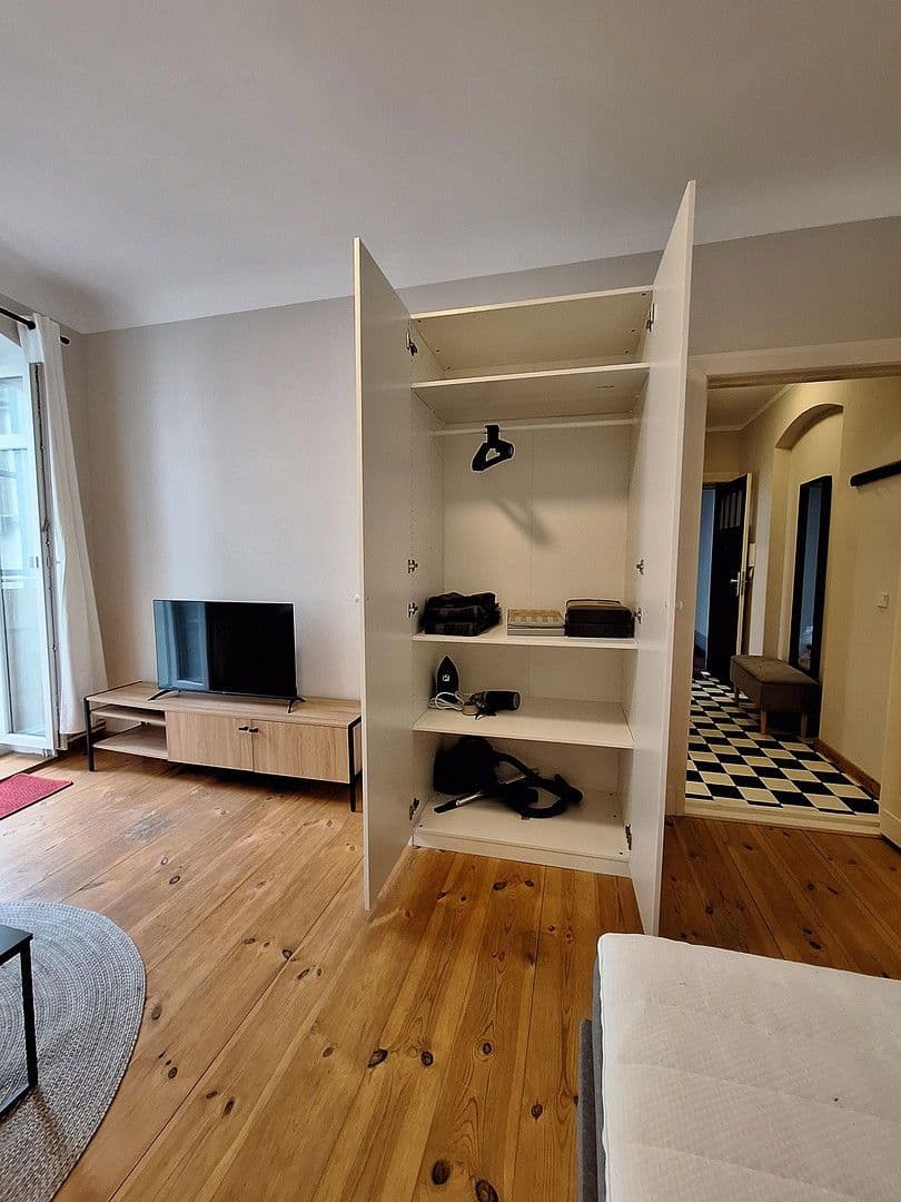 Prenájom bytu 1-izbový 36 m², Berlin, Berlín Prenájom bytu 1-izbový 36 m², Berlin, Berlín