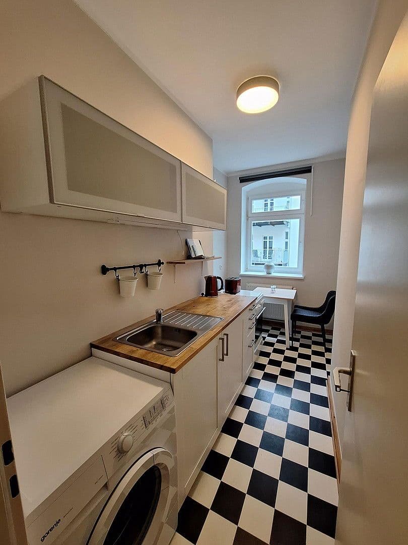 Prenájom bytu 1-izbový 36 m², Berlin, Berlín Prenájom bytu 1-izbový 36 m², Berlin, Berlín