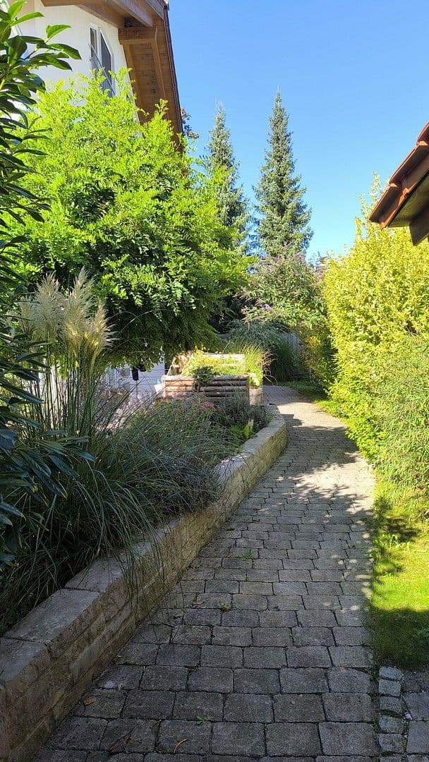 Predaj domu 174 m², pozemek 351 m², Miesbach, Bavorsko Predaj domu 174 m², pozemek 351 m², Miesbach, Bavorsko