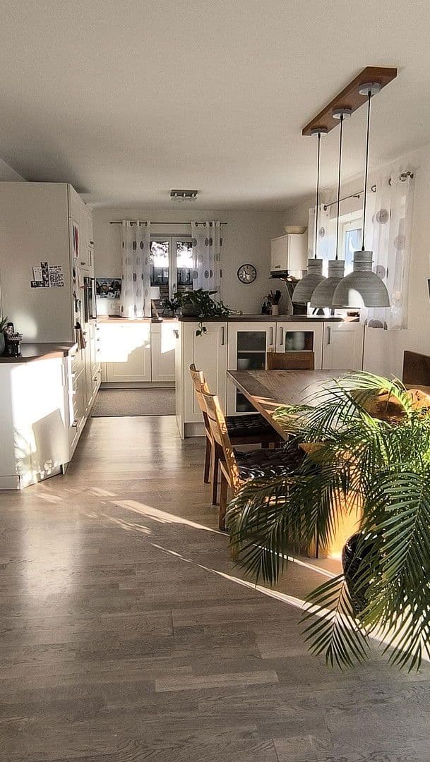 Predaj domu 174 m², pozemek 351 m², Miesbach, Bavorsko Predaj domu 174 m², pozemek 351 m², Miesbach, Bavorsko