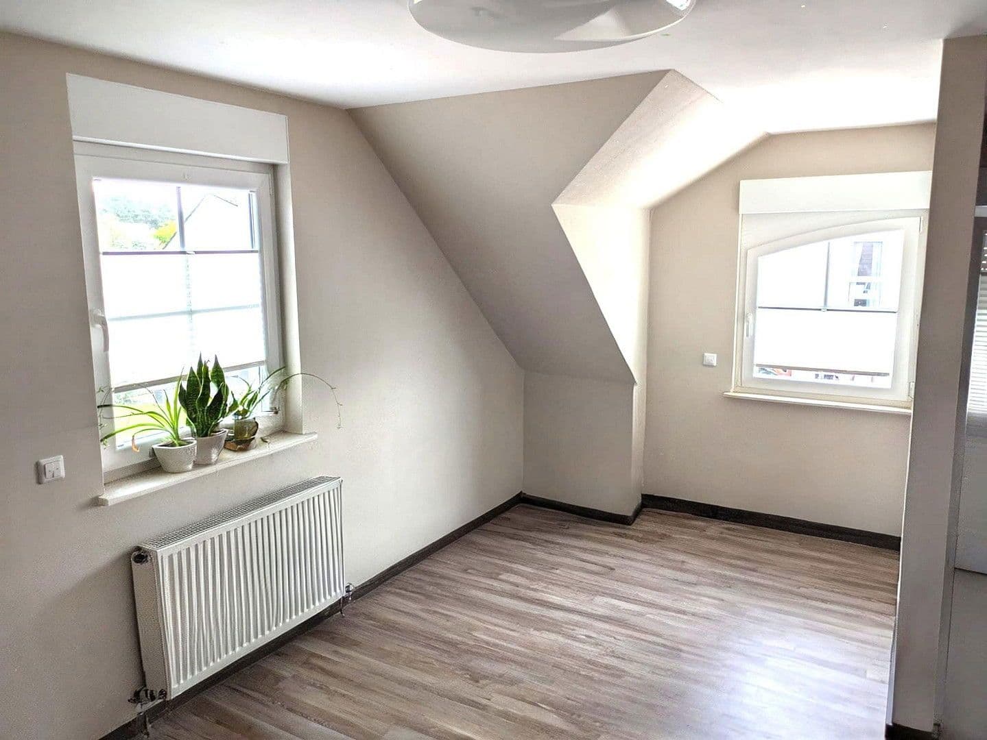 Predaj domu 142 m², pozemek 283 m², Wolfsburg-Wendschott, Dolné Sasko Predaj domu 142 m², pozemek 283 m², Wolfsburg-Wendschott, Dolné Sasko